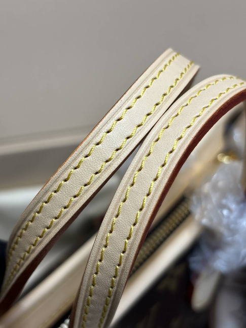 Handle detail