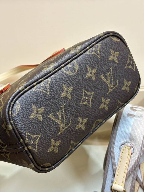 Bag base detail